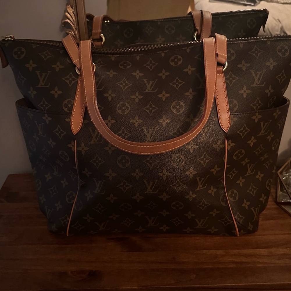 Louis Vuitton totally GM